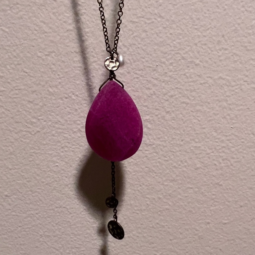 Pink pendant with gold chain and little pearl necklace